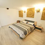 Apartment Relax And Rustic With Terrace - Classic One Bedroom With Terrace *