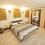 Relax And Rustic With Terrace - Classic One Bedroom With Terrace Apartment