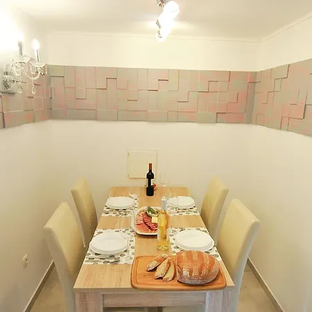 Relax And Rustic With Terrace - Classic One Bedroom With Terrace アパート Brežice
