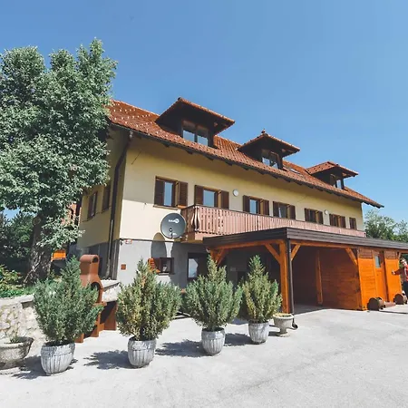 Relax And Rustic With Terrace - Classic One Bedroom With Terrace *