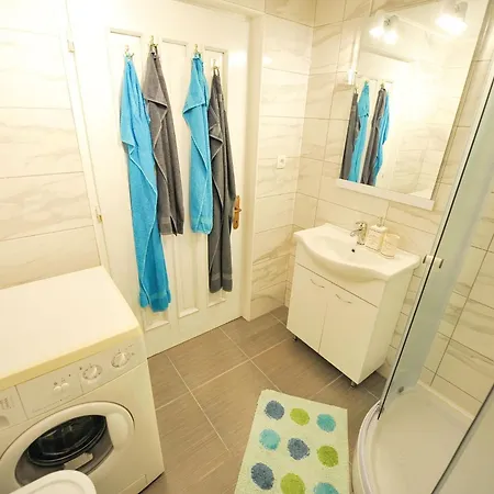 Relax And Rustic With Terrace - Classic One Bedroom With Terrace Apartment Brezice