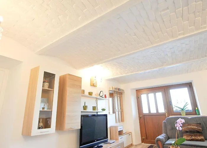 Апартаменты Relax And Rustic With Terrace - Classic One Bedroom With Terrace Брежице