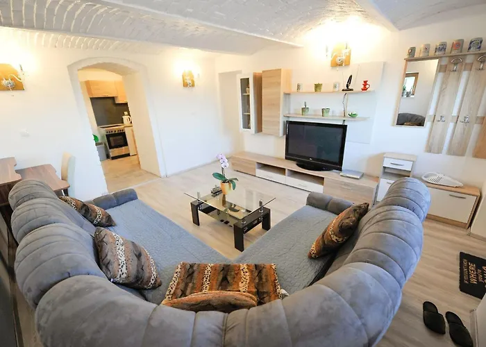 Relax And Rustic With Terrace - Classic One Bedroom With Terrace Apartment Brezice