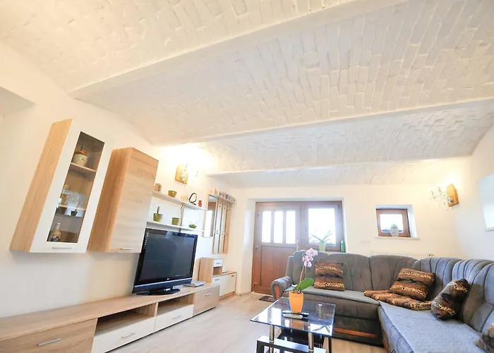 Апартаменты Relax And Rustic With Terrace - Classic One Bedroom With Terrace