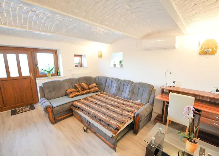 Relax And Rustic With Terrace - Classic One Bedroom With Terrace * Брежице