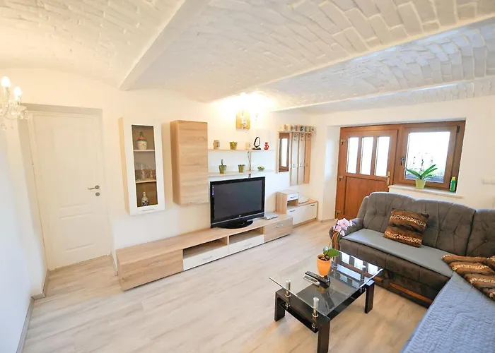 Relax And Rustic With Terrace - Classic One Bedroom With Terrace דירה ברז'יס