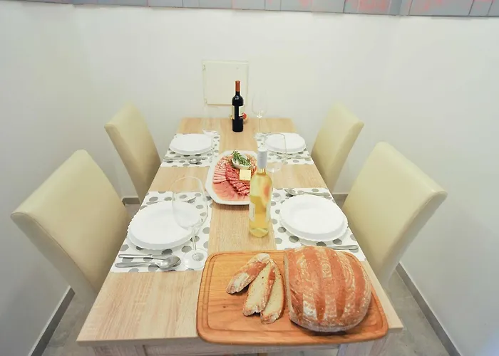 Апартаменты Relax And Rustic With Terrace - Classic One Bedroom With Terrace Брежице