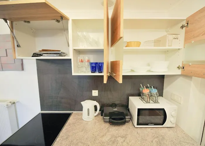 Relax And Rustic With Terrace - Classic One Bedroom With Terrace Apartment