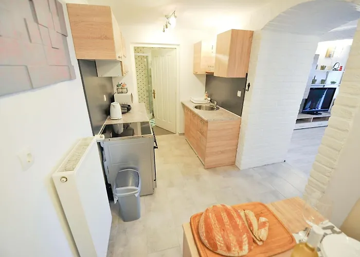 Relax And Rustic With Terrace - Classic One Bedroom With Terrace Apartment *