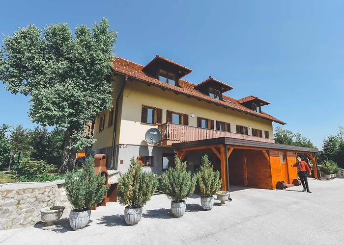 Relax And Rustic With Terrace - Classic One Bedroom With Terrace *