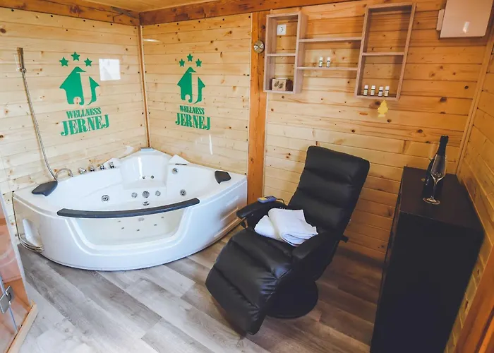 Relax And Rustic With Terrace - Classic One Bedroom With Terrace * Брежице